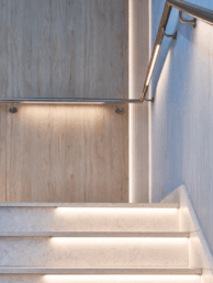 LED osvetlenie schodiska pomocou profilov KLUŚ